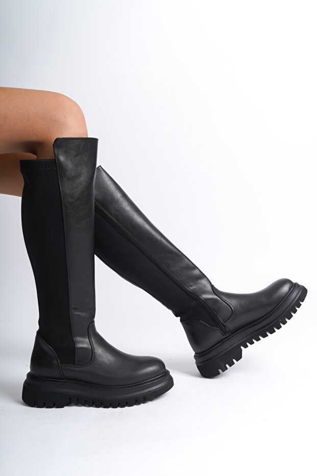 Hosszú cipzáras női csizma - 2