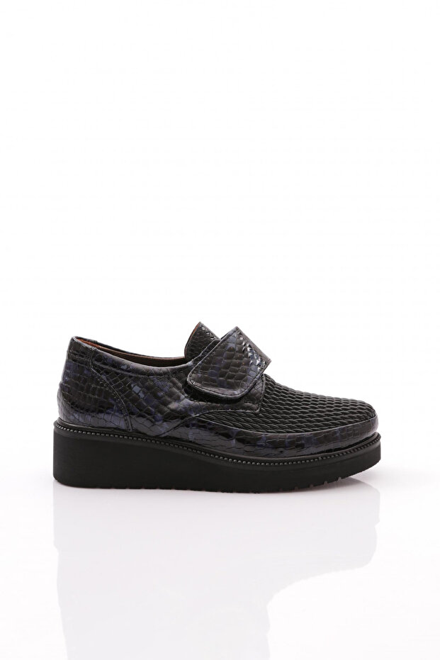 30450 Women's Comfort Shoes