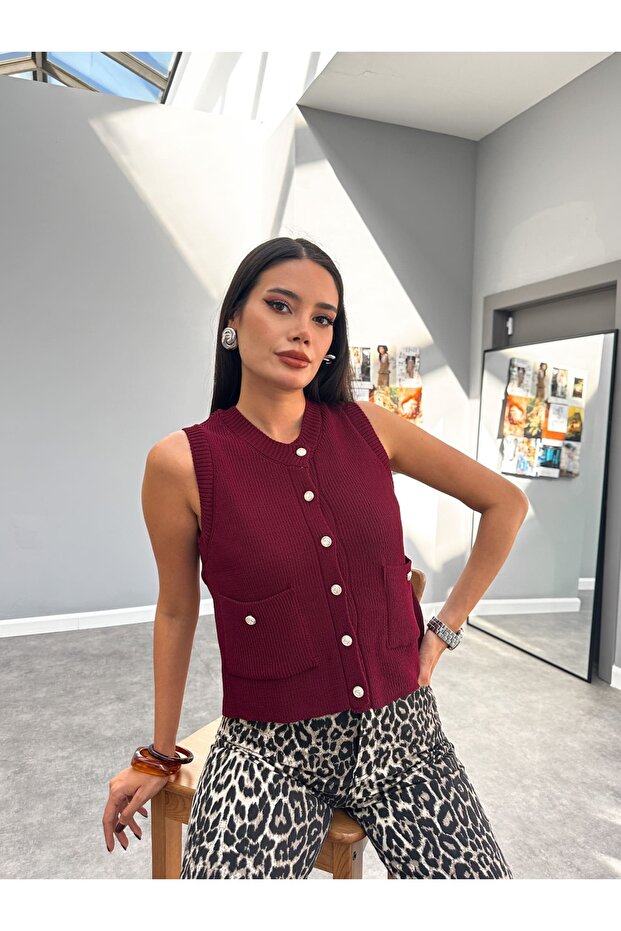 Zero Sleeve Buttoned Knitwear Vest