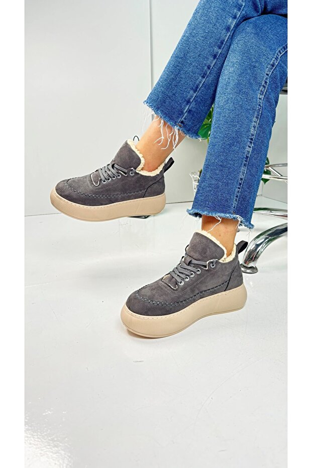 Günlük Kadın Gri Bot Bağcıklı Yüksek Kalın Tabanlı Kürklü Oval Burunlu Süet Hafif Bootie 1701 - 7