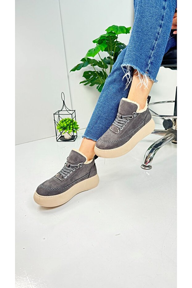 Günlük Kadın Gri Bot Bağcıklı Yüksek Kalın Tabanlı Kürklü Oval Burunlu Süet Hafif Bootie 1701 - 6
