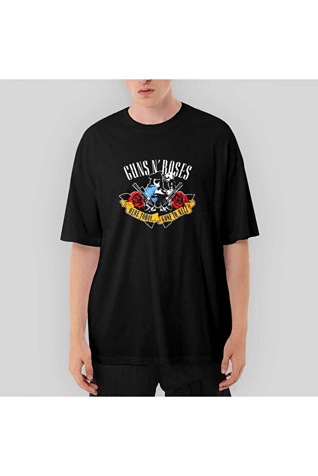 تي شيرت أسود كبير الحجم من Guns N' Roses Gone to Hell
