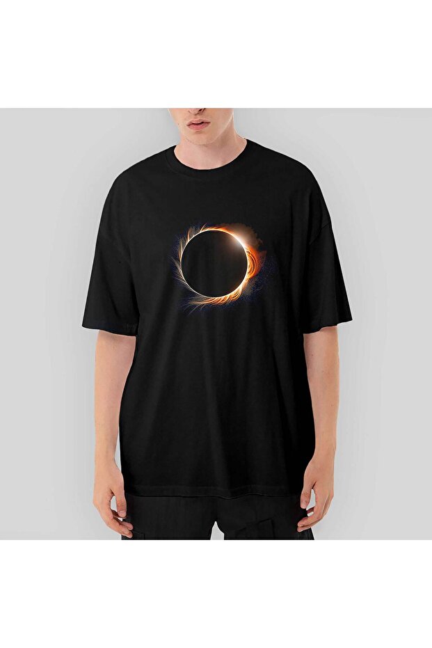 تي شيرت أسود كبير الحجم من Solar Eclipse - 1