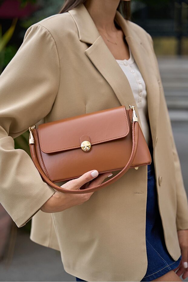 Taba Kadın Retro Önden Kapaklı Aksesuarlı Omuz Çantası - 3