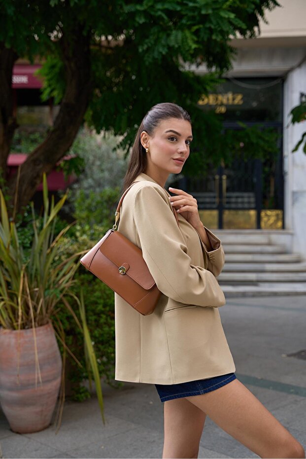 Taba Kadın Retro Önden Kapaklı Aksesuarlı Omuz Çantası - 5