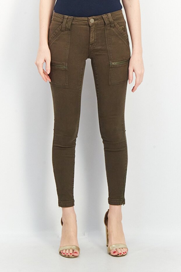 Women Regular Fit Plain Zip Pocket Non-Stretchable Jeans, Dark Olive