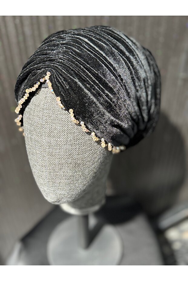 Kadife hazır işlemeli bone model - 1