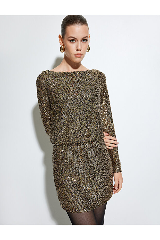 Sequined Boat Neck Long Sleeve Mini Back Detailed Evening Dress
