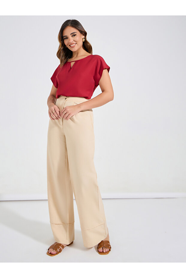 بلوزة سادة بقصّة عادية مع فتحة رقبة - 3