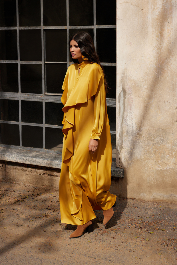 Modest x AI Özel Koleksiyon Hardal Fırfırlı Saten Abiye Elbise TCTAW25EB00136 - 4