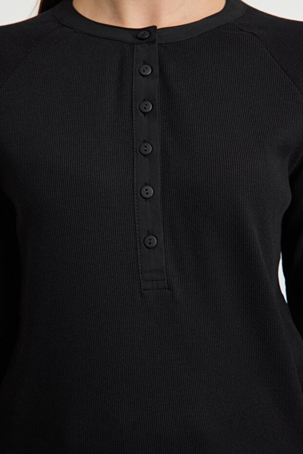 Siyah Düğmeli Regular/Normal Kesim Fitilli Esnek Normal Boy Örme Bluz TWOAW25BZ00033 - 4