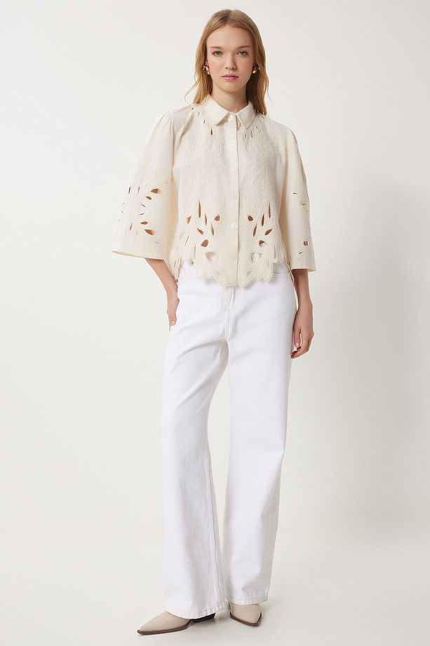 Kadın Krem Ajurlu Dantel İşlemeli Crop Poplin Gömlek QS00010 - 3