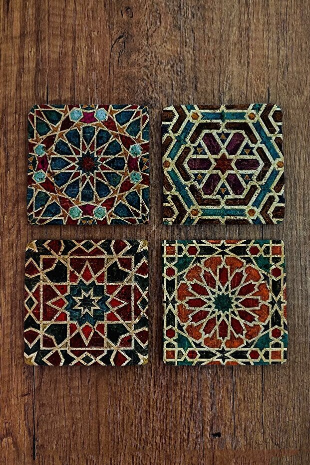 قواعد أكواب من الحجر الطبيعي بأنماط هندسية - مجموعة من 4 قواعد أكواب حجرية بنمط سلجيكي مقاس 10x10x1 سم