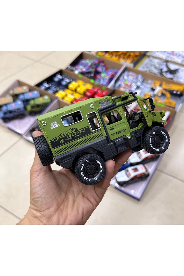 Unimog Askeri Kamyon Jip Panzer Işıklı Sesli Müzikli Kırılmaz Oyuncak Kapı Açılır - 4