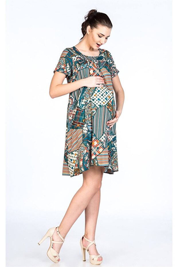 فستان قصير منقوش للحوامل باللون الأخضر - 1