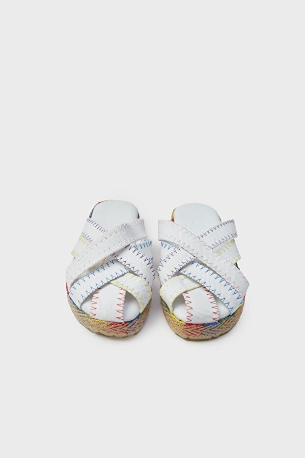 BG Store شبشب أبيض للفتيات