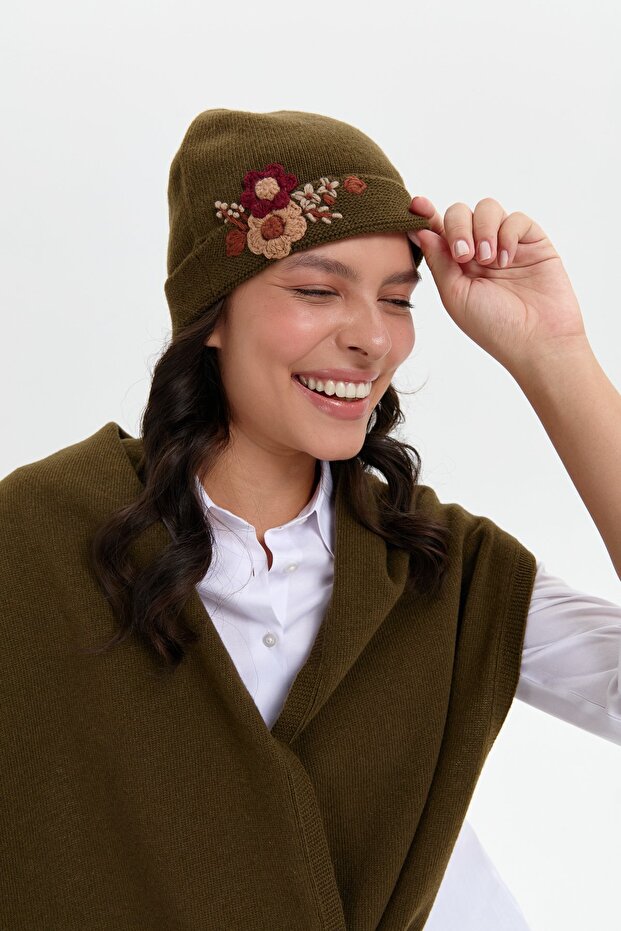 Women's Daisy Flower Embroidered Wool Beret A.Green