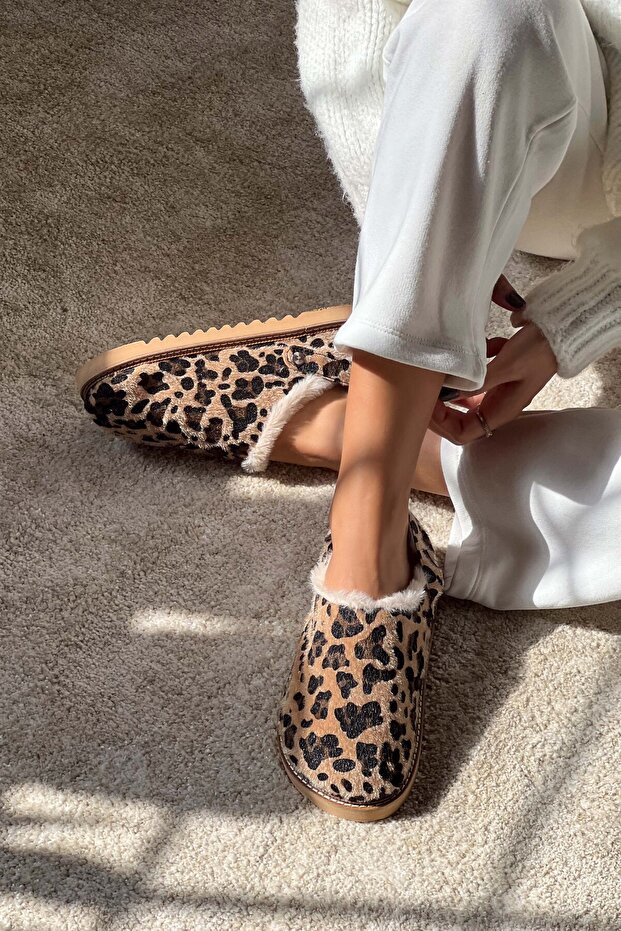 Γυναικείες παντόφλες εσωτερικού χώρου Glady Yellow Black Suede με γούνινη ζώνη με επίπεδη σόλα - 2