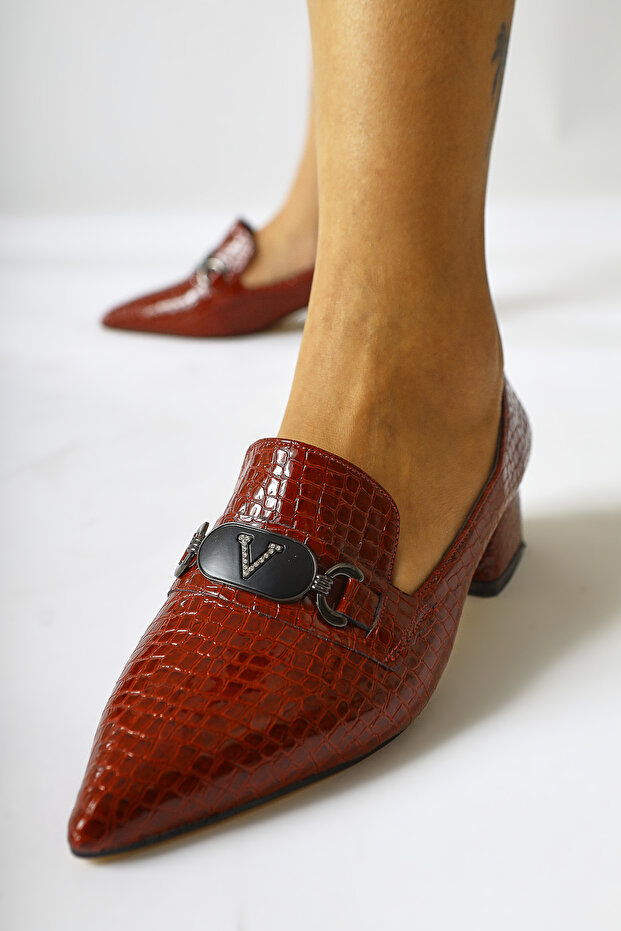 Jilan Burgundy Crocodile Print Leather Buckle Detailed Pointed Toe Women's Shoes