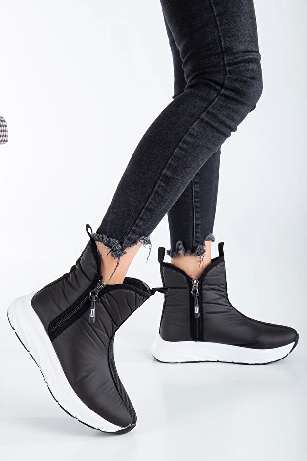 Women's Sports Boots Black