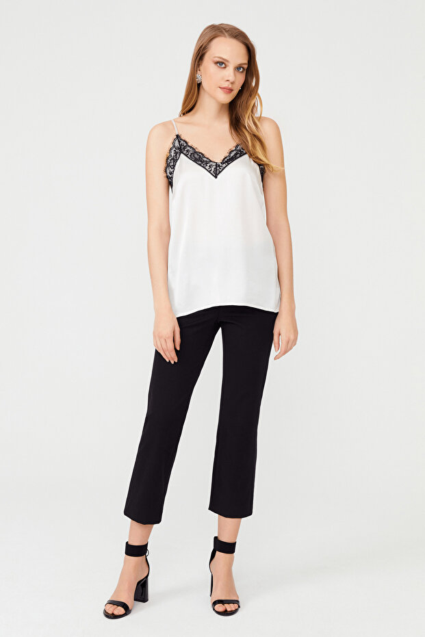 Dantel Detaylı Askılı Bluz - 1