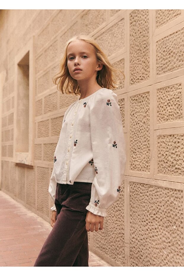 Çiçek işlemeli bluz - 1