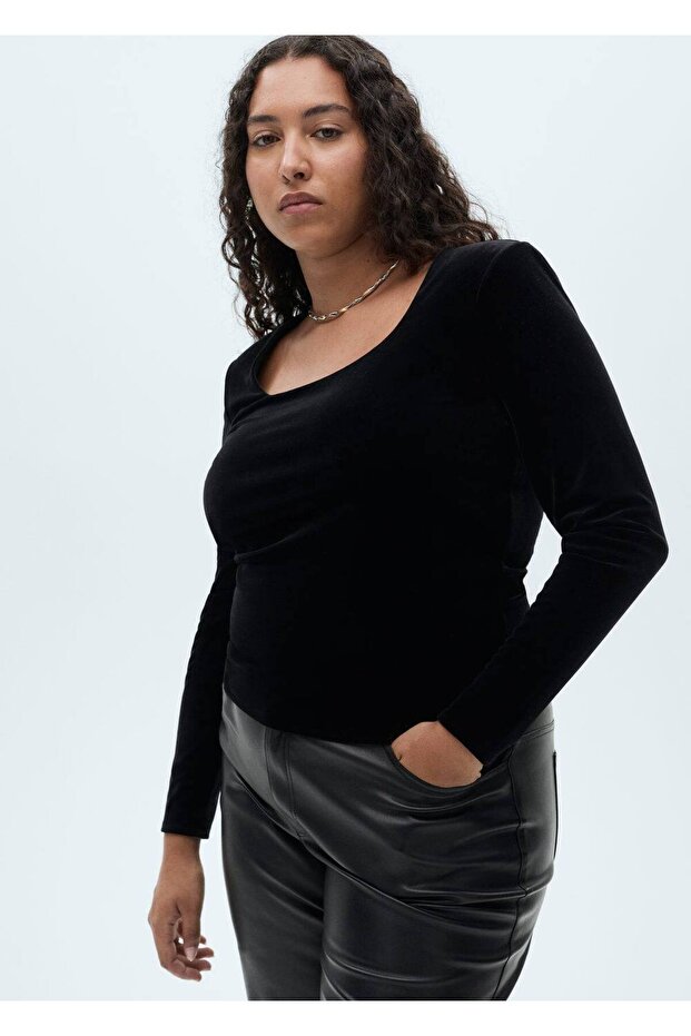 Dekolte kadife tişört - 5