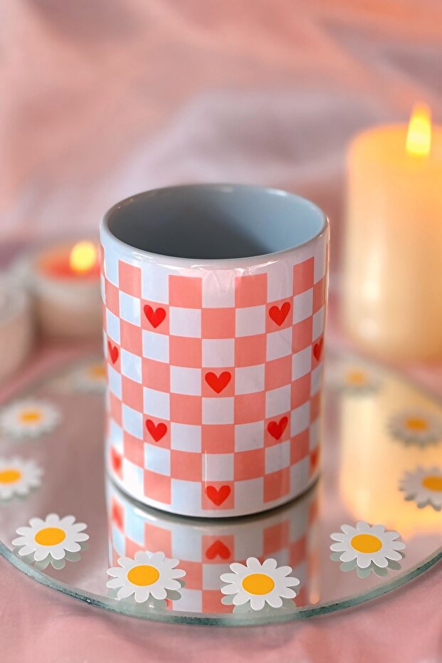 حامل أقلام على شكل قلب منقوش - 2