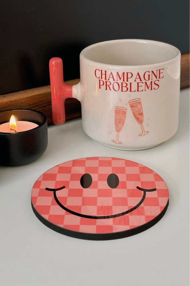 حامل أكواب منقوش عليه وجه مبتسم - 5