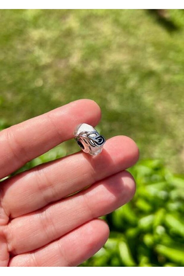 سحر مورانو بأوراق الشجر - 2