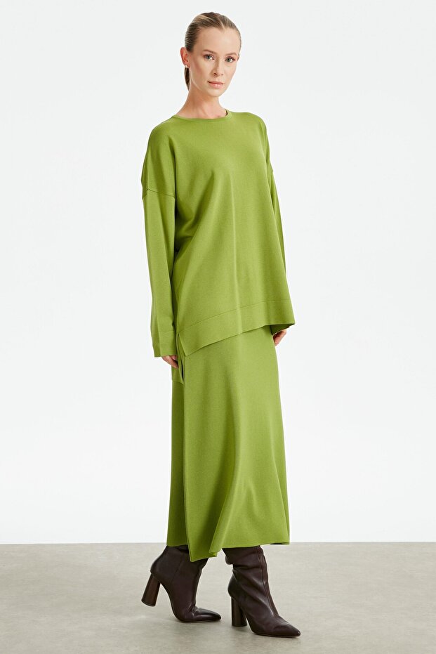 RAYON SUIT WITH SKIRTS GREEN