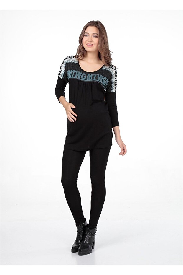 بلوزة حمل مطبوعة بنمط نصي موديل أسود - 1