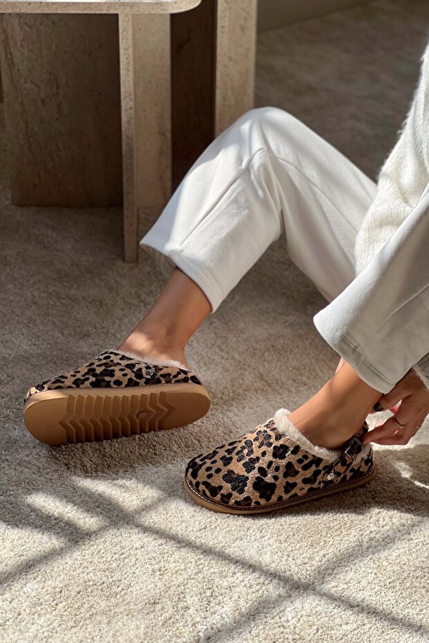 Γυναικείες παντόφλες εσωτερικού χώρου Glady Yellow Black Suede με γούνινη ζώνη με επίπεδη σόλα - 1