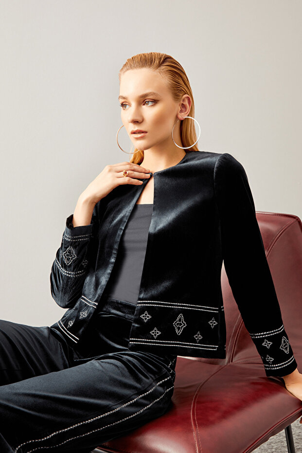 Nakış İşlemeli Kadife Ceket - 1