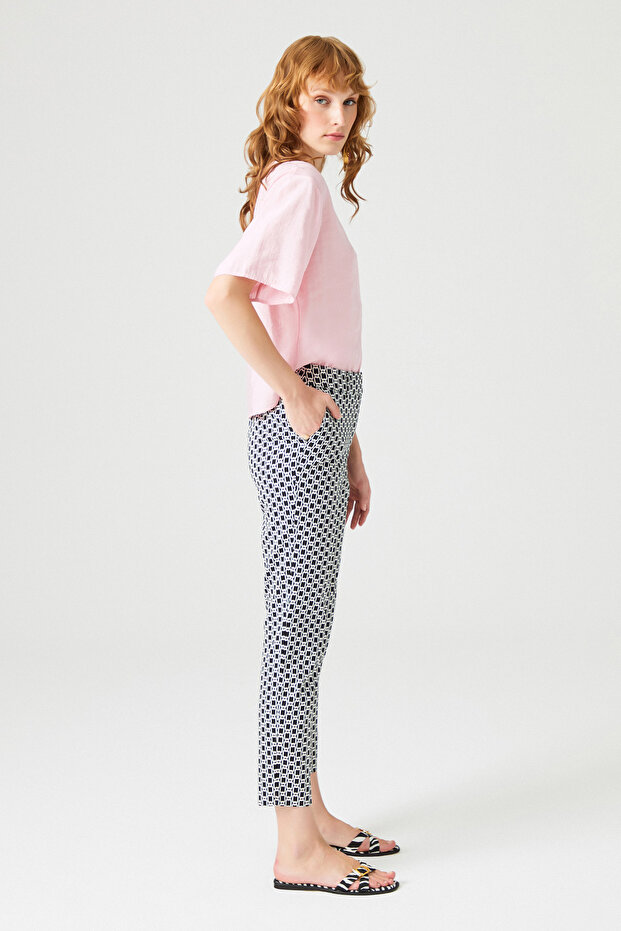 بنطلون منقوش بطول الكاحل - 3