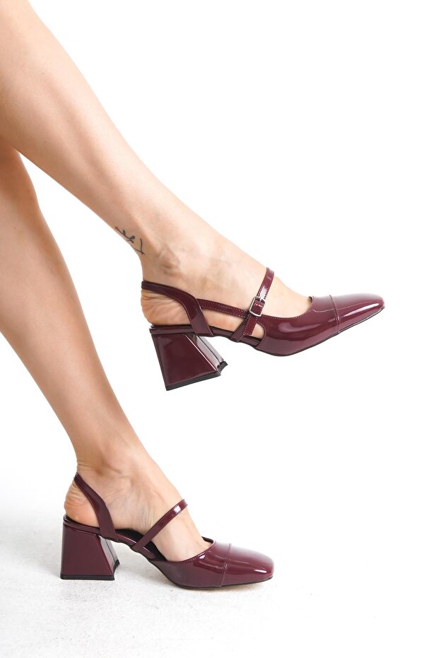Tenba Claret Red Patent Leather Mary Jane Thick Heeled Blunt Toe Strap Shoes