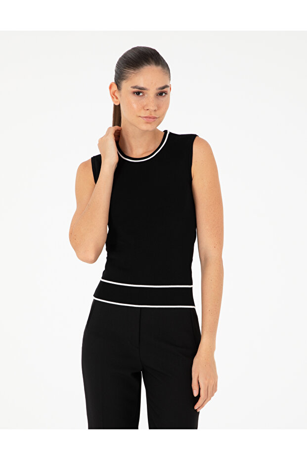 Black Slim Fit Knitwear Blouse 50296459-Vr046