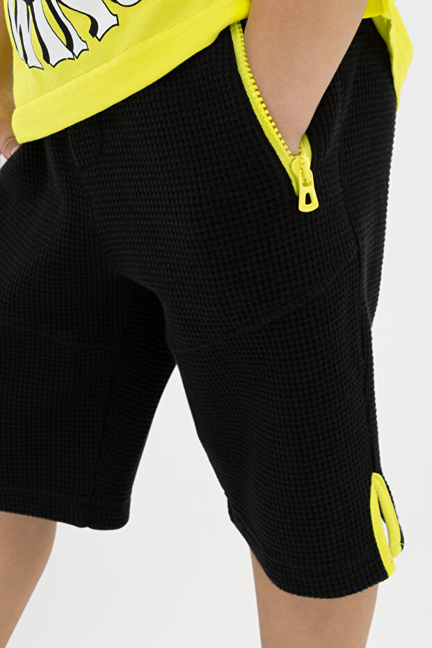 Erkek Çocuk Yırtmaç Detaylı Örme Siyah Şort - 4