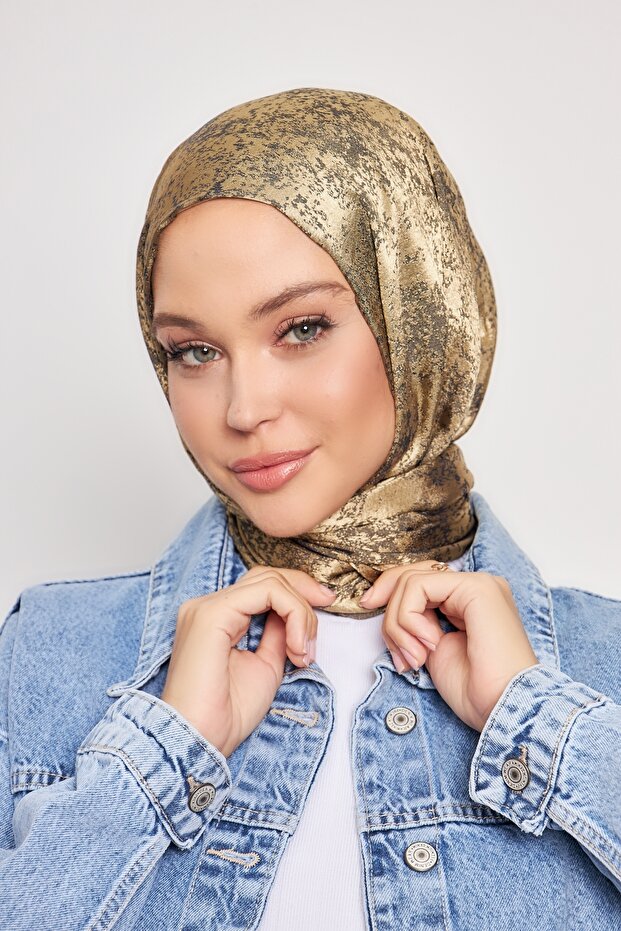 Gi Shine Jacquard Shawl - Gold and Black