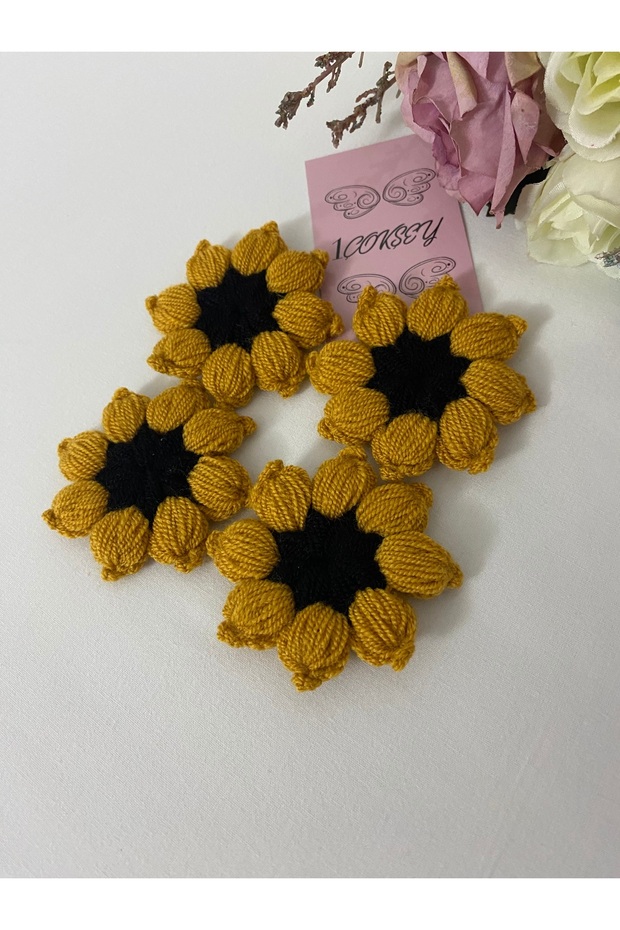 Knitted Sunflower Motif 4 Pieces