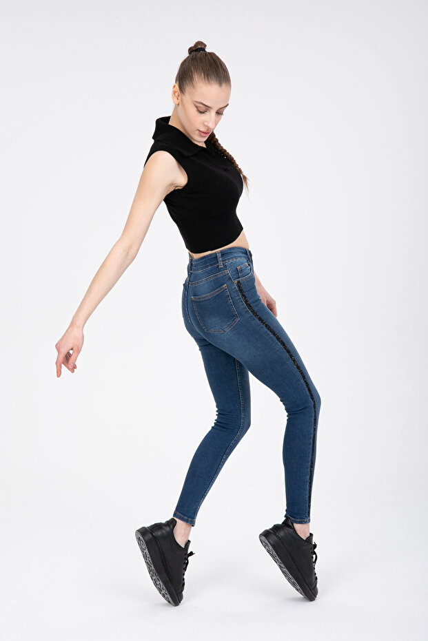 Blue Lycra Skinny Jeans with Skinny Leg and Side Stones