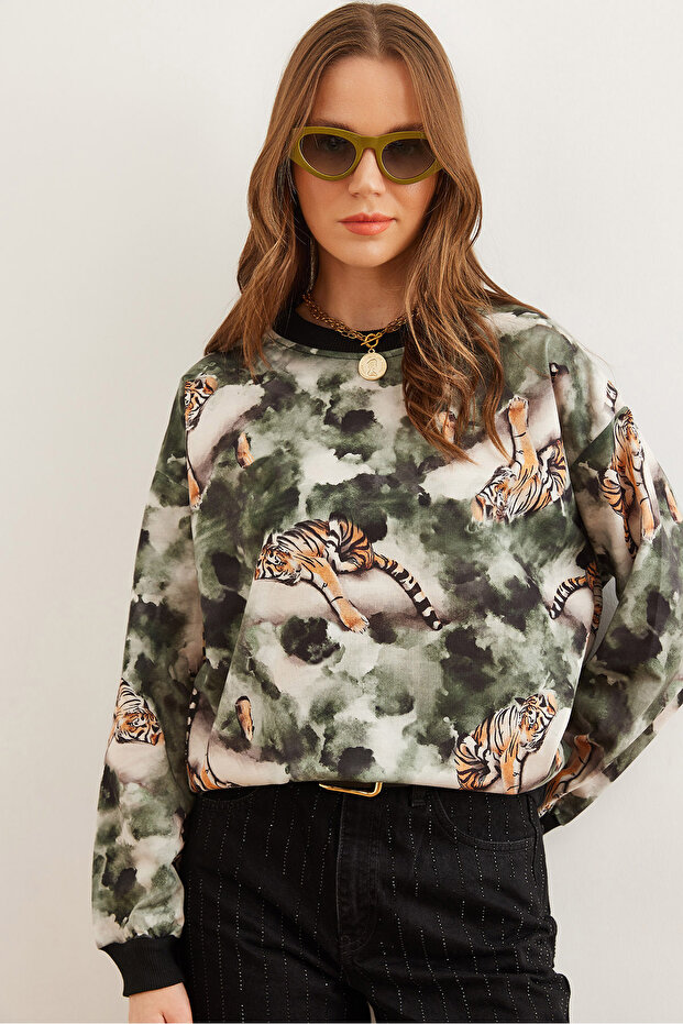 Women's Batik Leopard Basic Soft Textured Loose Sweatshirt Swt-19000457