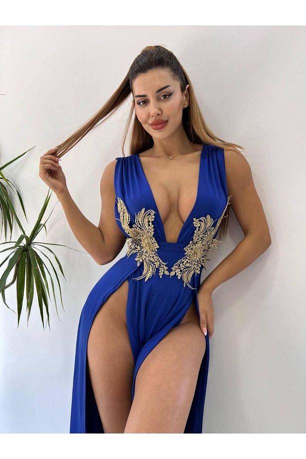 Saks Mavi Sarı Mikro Kumaş Derin V Yaka Çift Yırtmaçlı Dantelli Elbise - 4