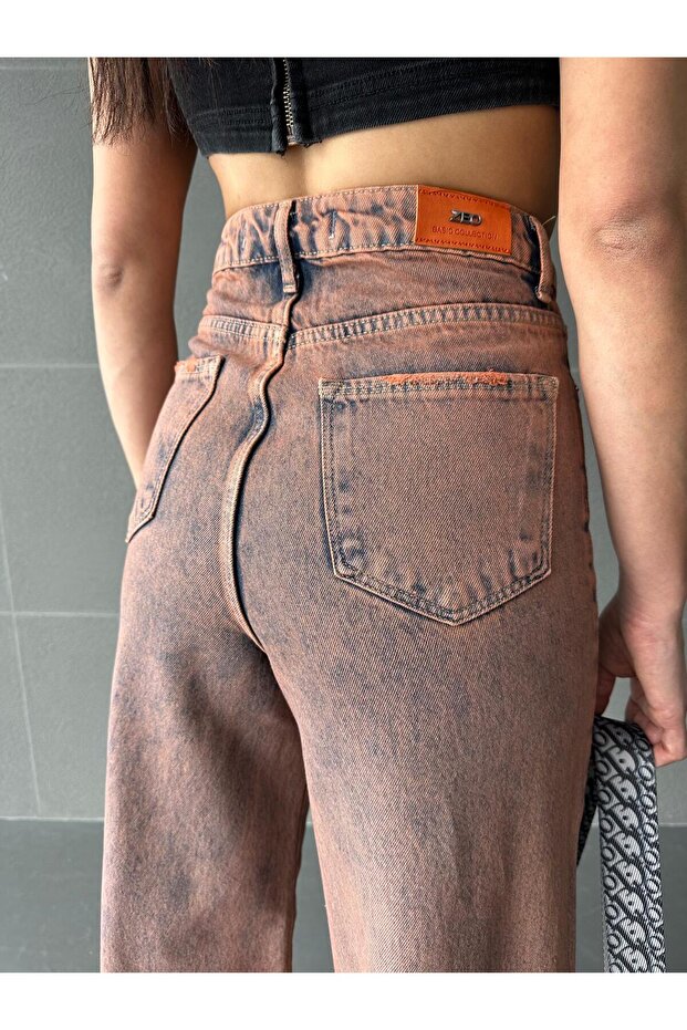 بنطال جينز أساسي مغسول باللون الأحمر - 3