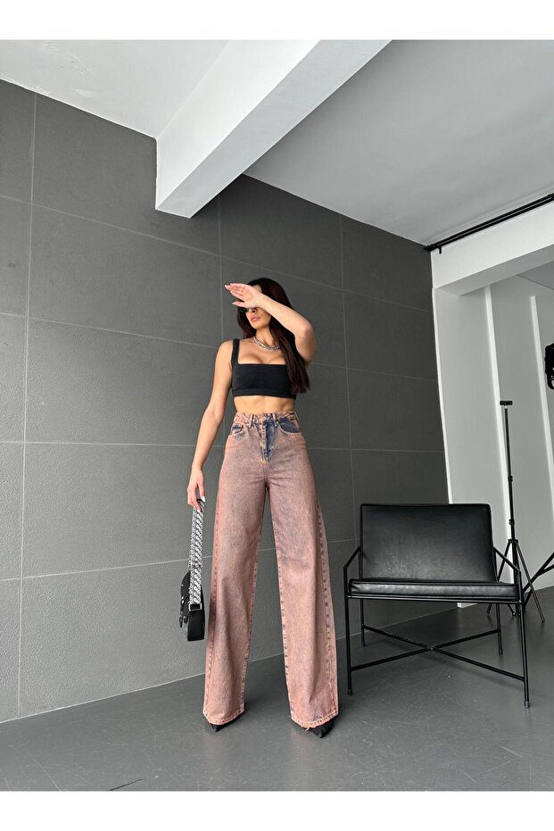 بنطال جينز أساسي مغسول باللون الأحمر - 1