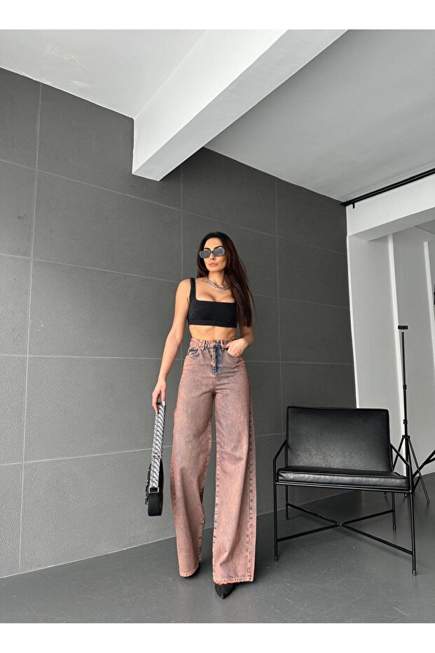 بنطال جينز أساسي مغسول باللون الأحمر - 4