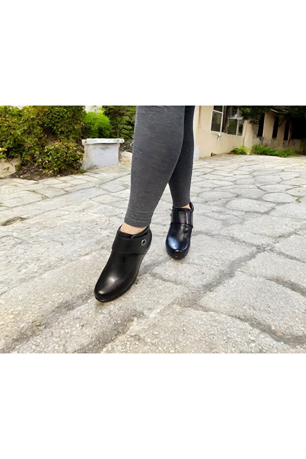 Winter Velcro and Zippered Soft Non-Slip Sole Boots