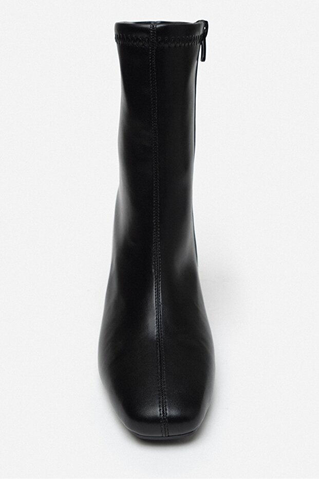 Enyhén fekete matt cipzáras részlet, tompa orrú női sarkú csizma - 8