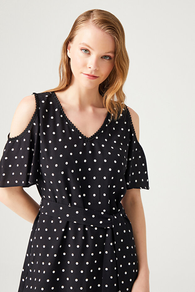 Omuz Dekolteli Puanlı Elbise - 2