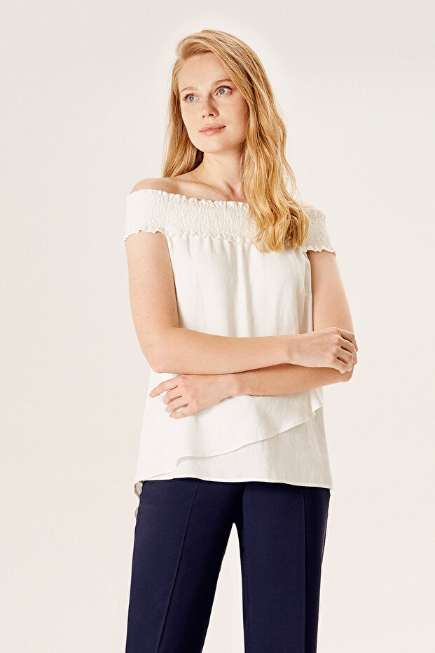 Omuz Dekolteli Dökümlü Bluz - 4